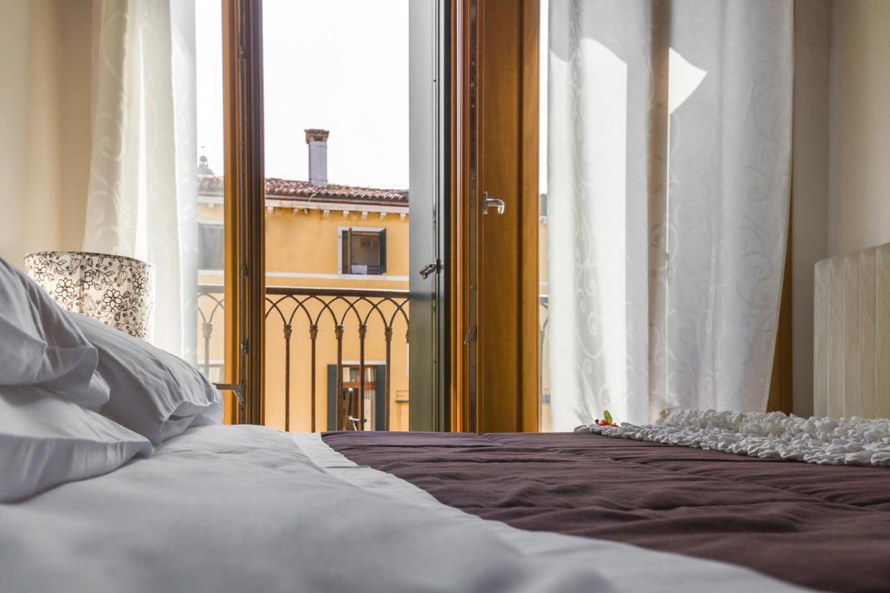 Accademia Charm Apartments By Wonderful Italy Venedig Exteriör bild